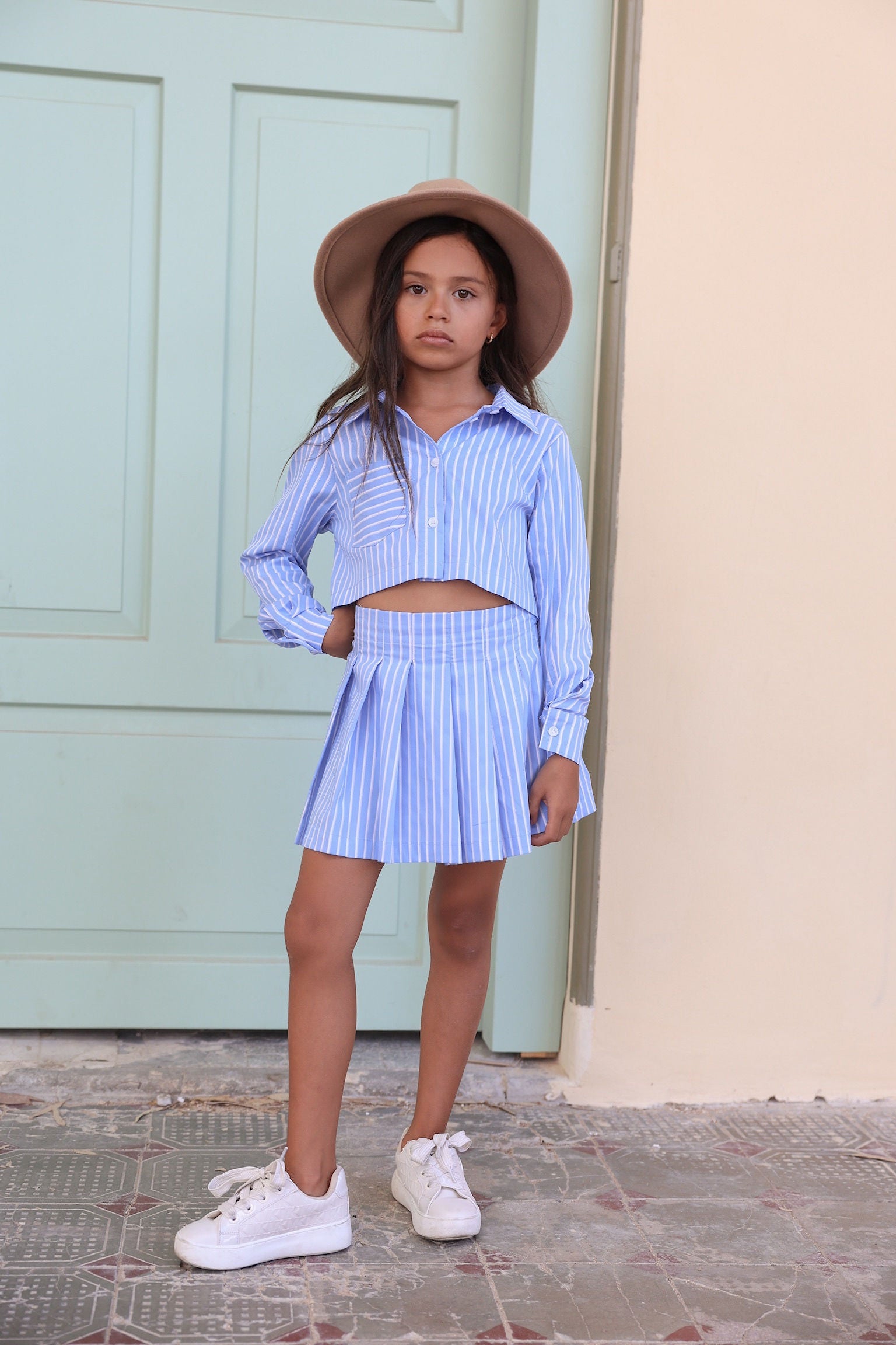 חליפת חצאית פסים כחולים- ילדות