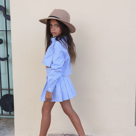 חליפת חצאית פסים כחולים- ילדות