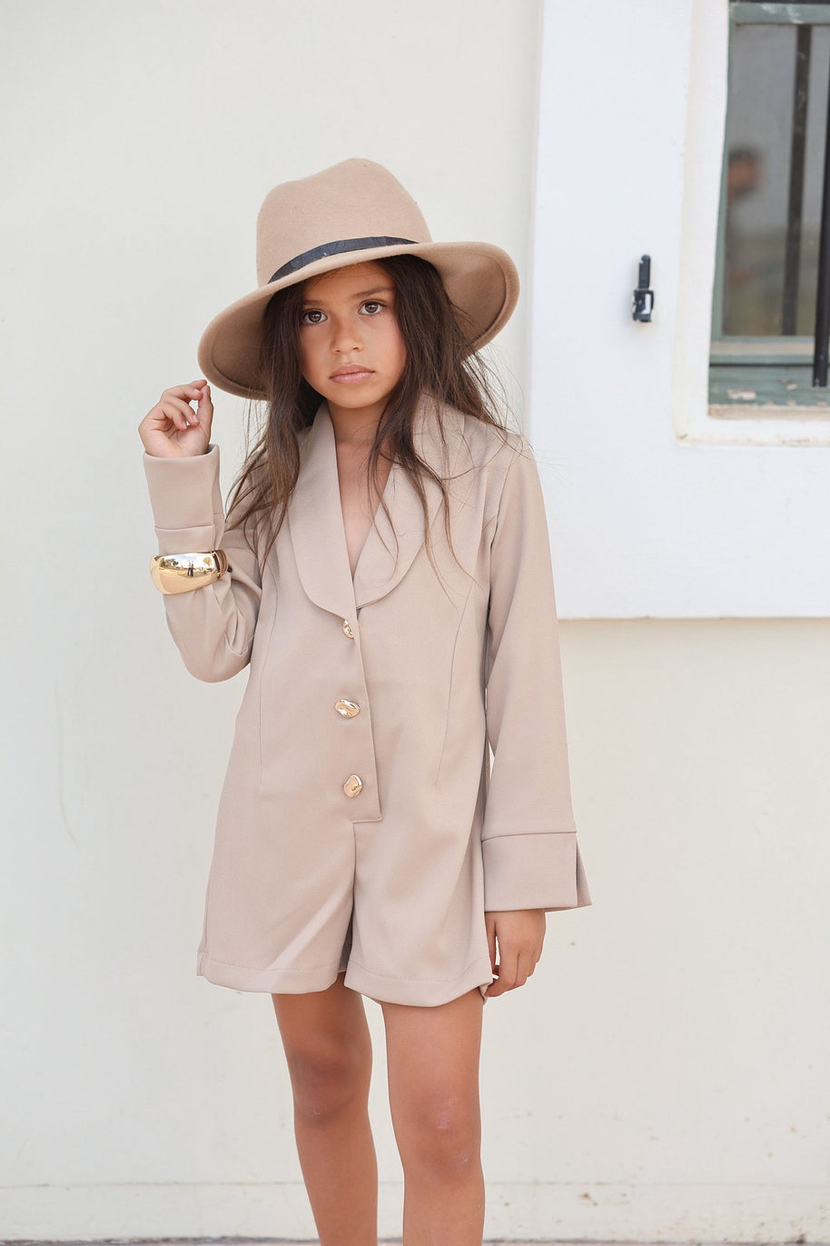 אוברול בז' כפתורים זהב- ילדות